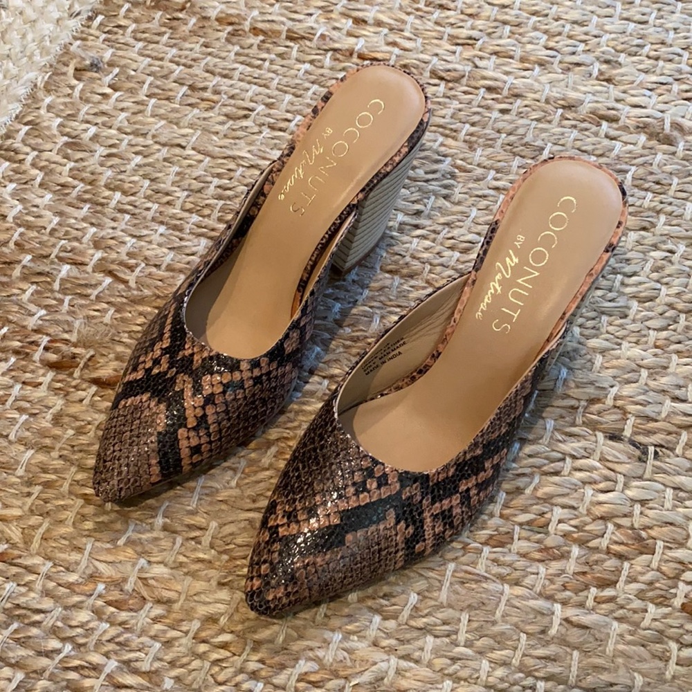 New Coconuts by Matisse Snake Heels ✨